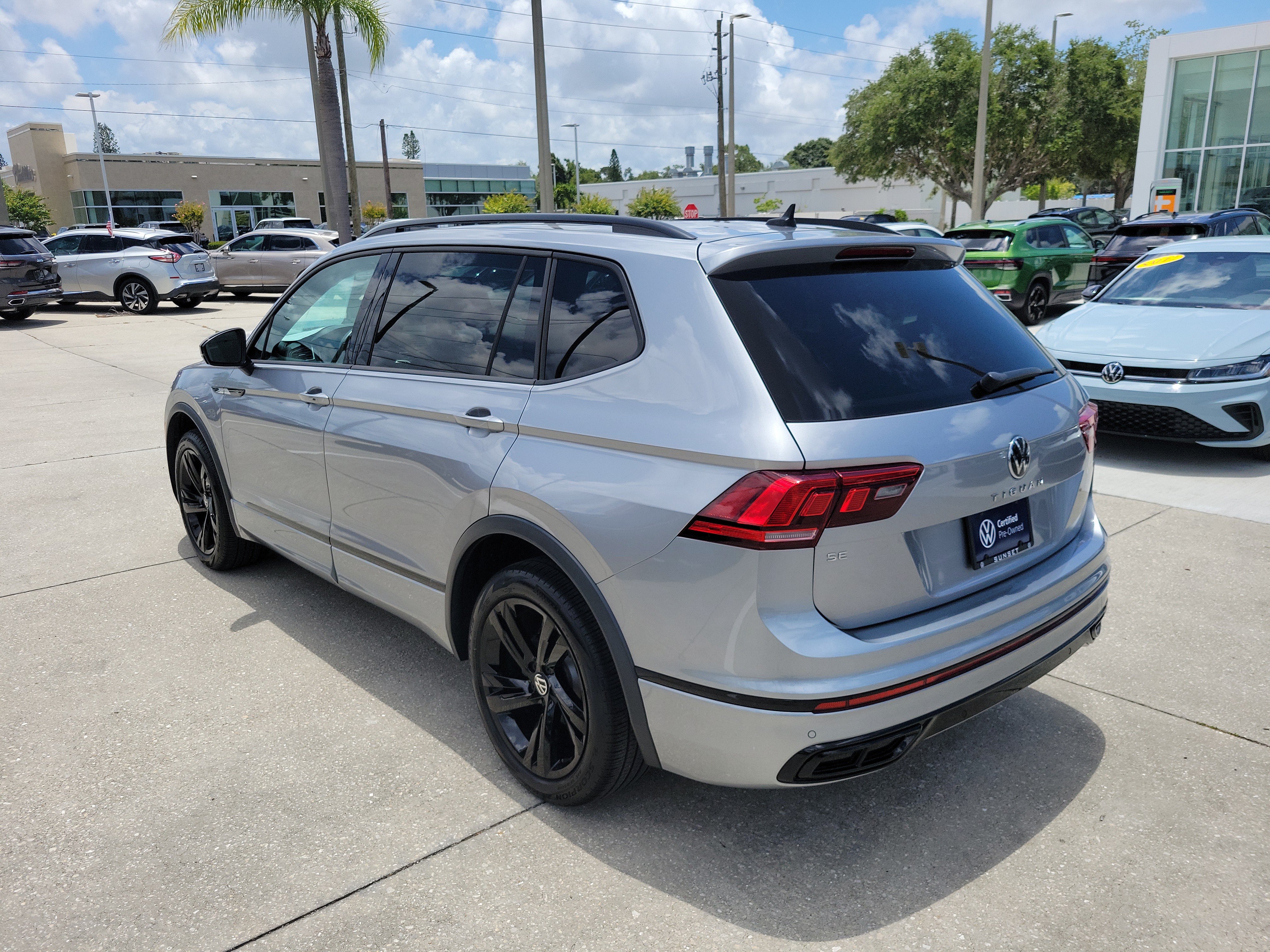 Certified 2023 Volkswagen Tiguan SE R-Line FWD image 6