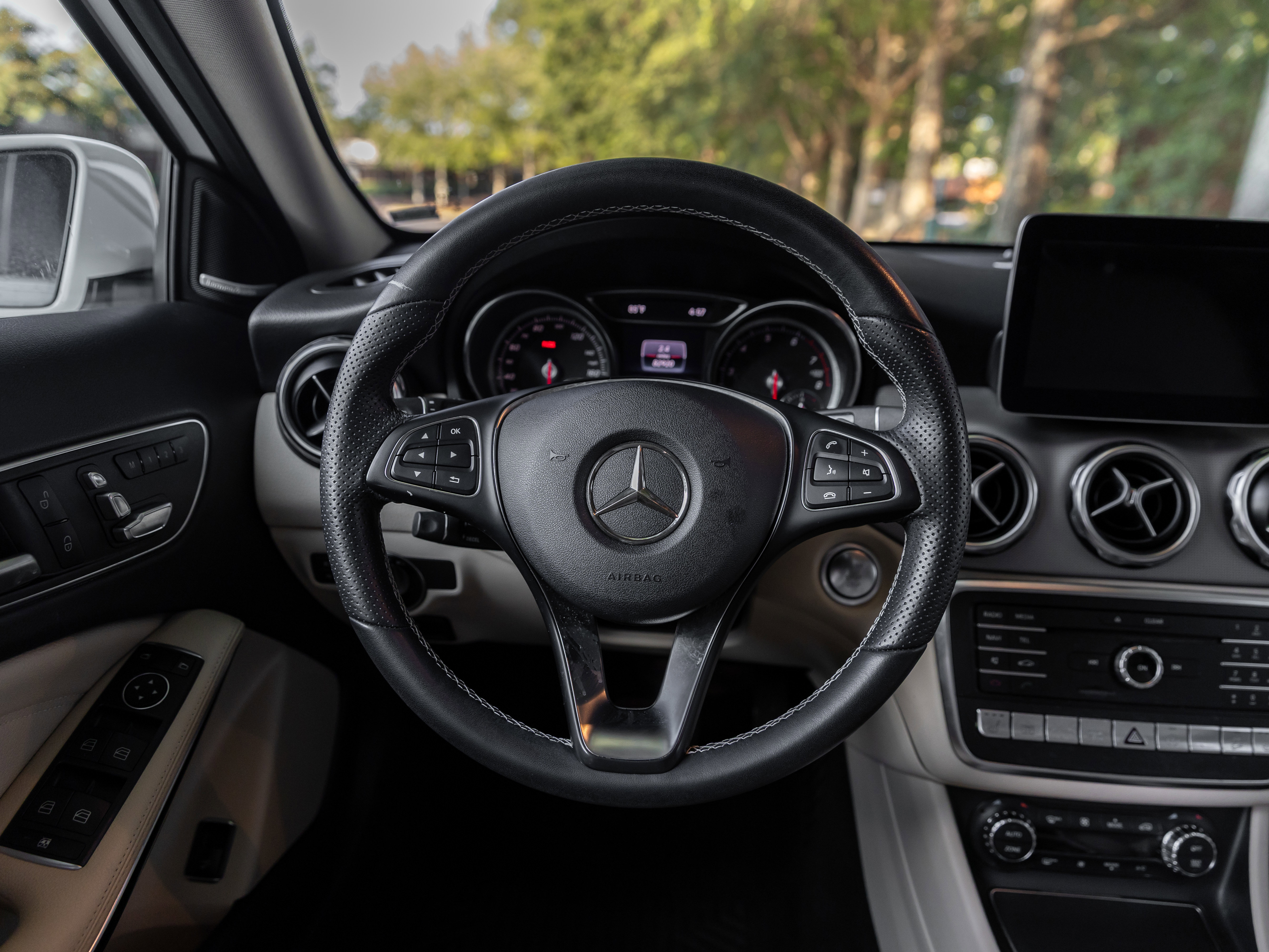 Used 2019 Mercedes-Benz GLA 250 4MATIC w/ Convenience Package image 6