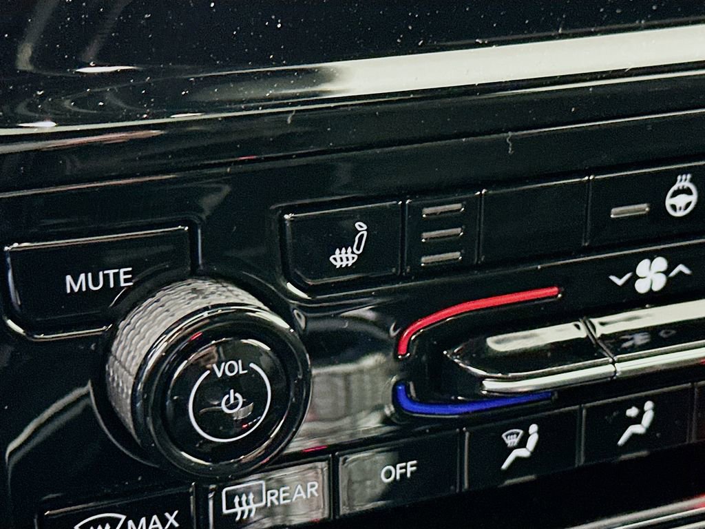 New 2025 Jeep Grand Cherokee L Altitude image 26