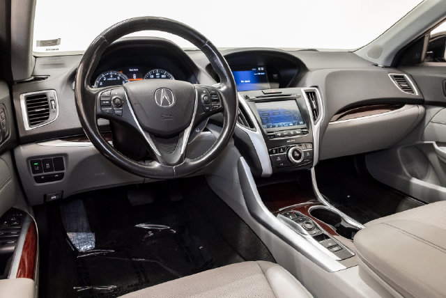 Used 2017 Acura TLX w/ Technology Package FWD image 7