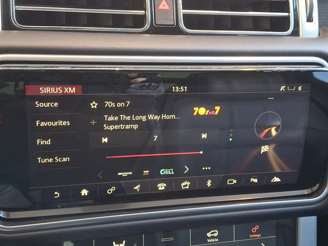 Used 2020 Land Rover Range Rover HSE image 18