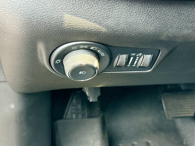 Used 2022 Jeep Compass Limited w/ Elite Group AWD/4WD image 15