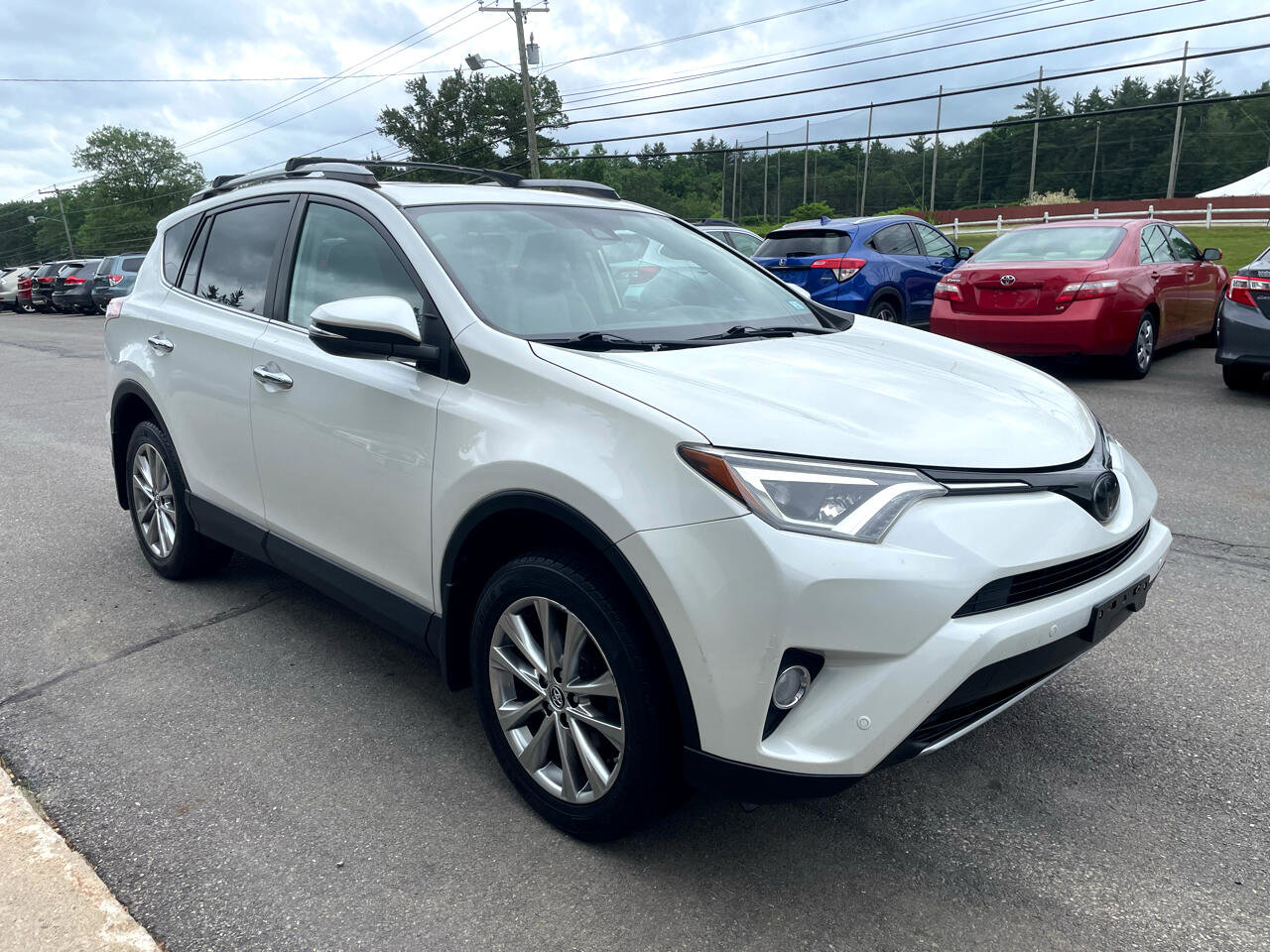Used 2017 Toyota RAV4 Limited image 3