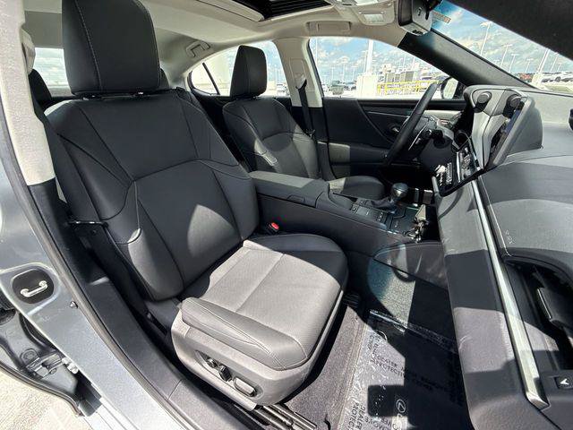 Certified 2022 Lexus ES 350 w/ Premium Package FWD image 26