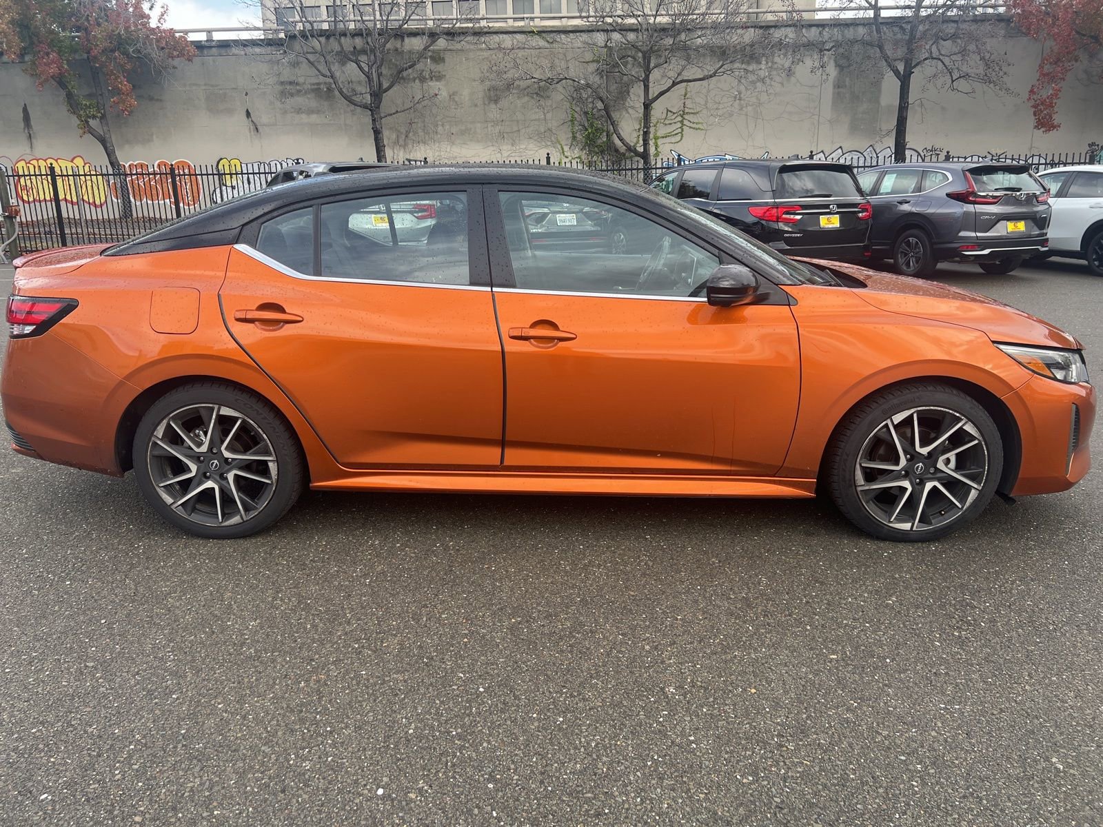 Used 2024 Nissan Sentra SR w/ SR Premium Package image 3