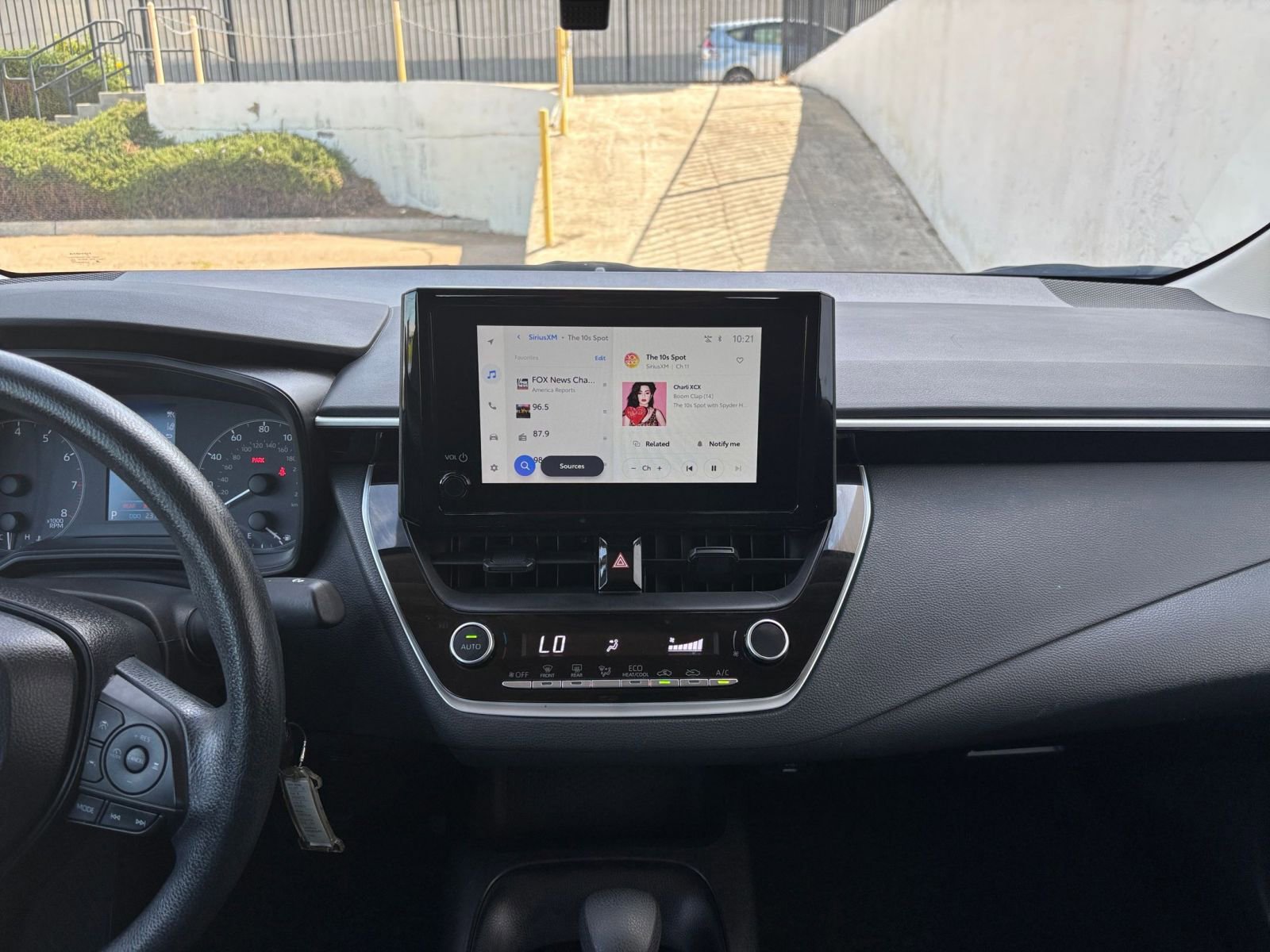 Used 2025 Toyota Corolla LE image 17