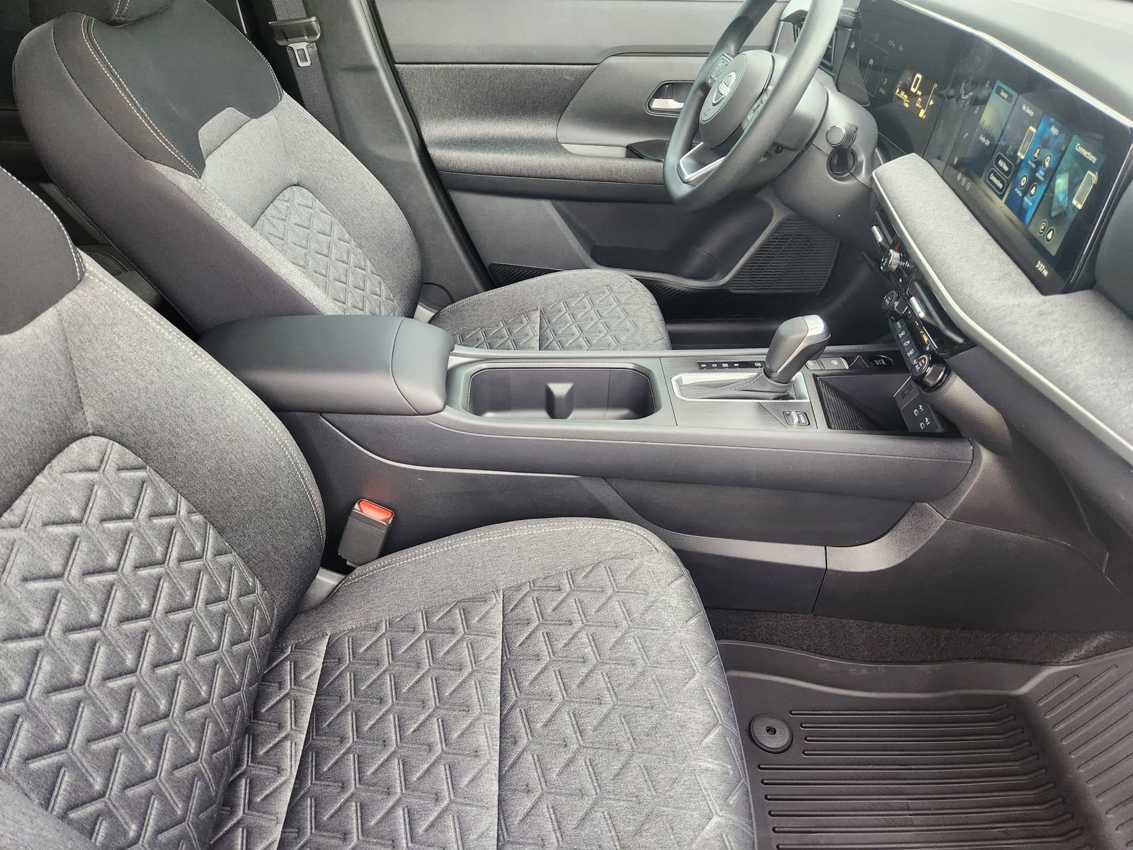 New 2026 Nissan Kicks SV image 13