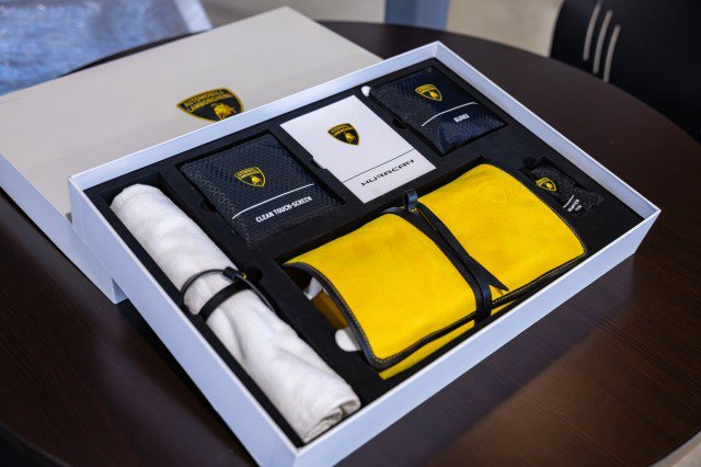 Used 2019 Lamborghini Huracan LP 580-2 image 45