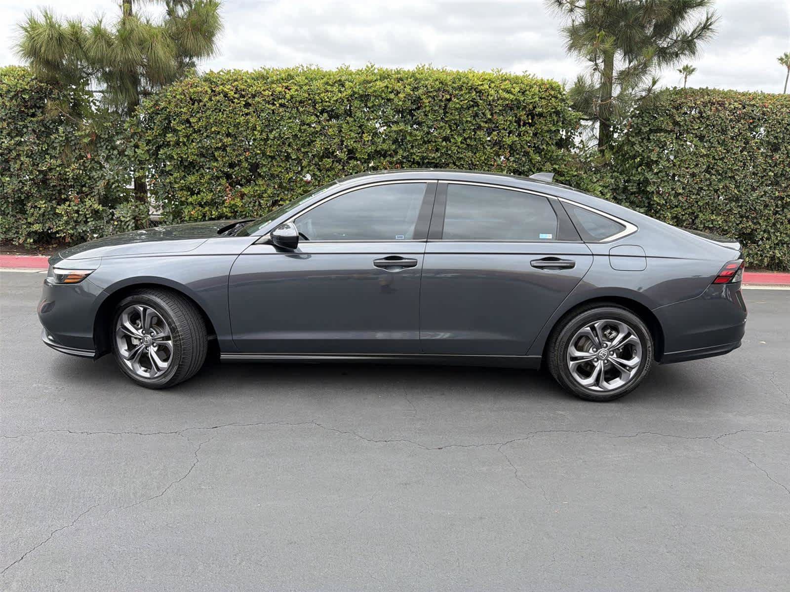 Used 2023 Honda Accord EX image 3