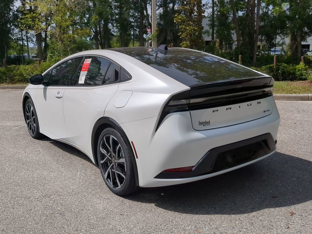 New 2025 Toyota Prius XSE image 7