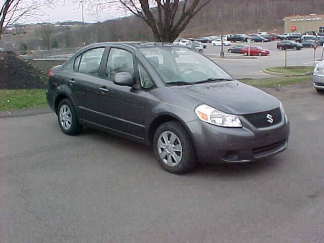 Used 2010 Suzuki SX4 LE FWD image 2