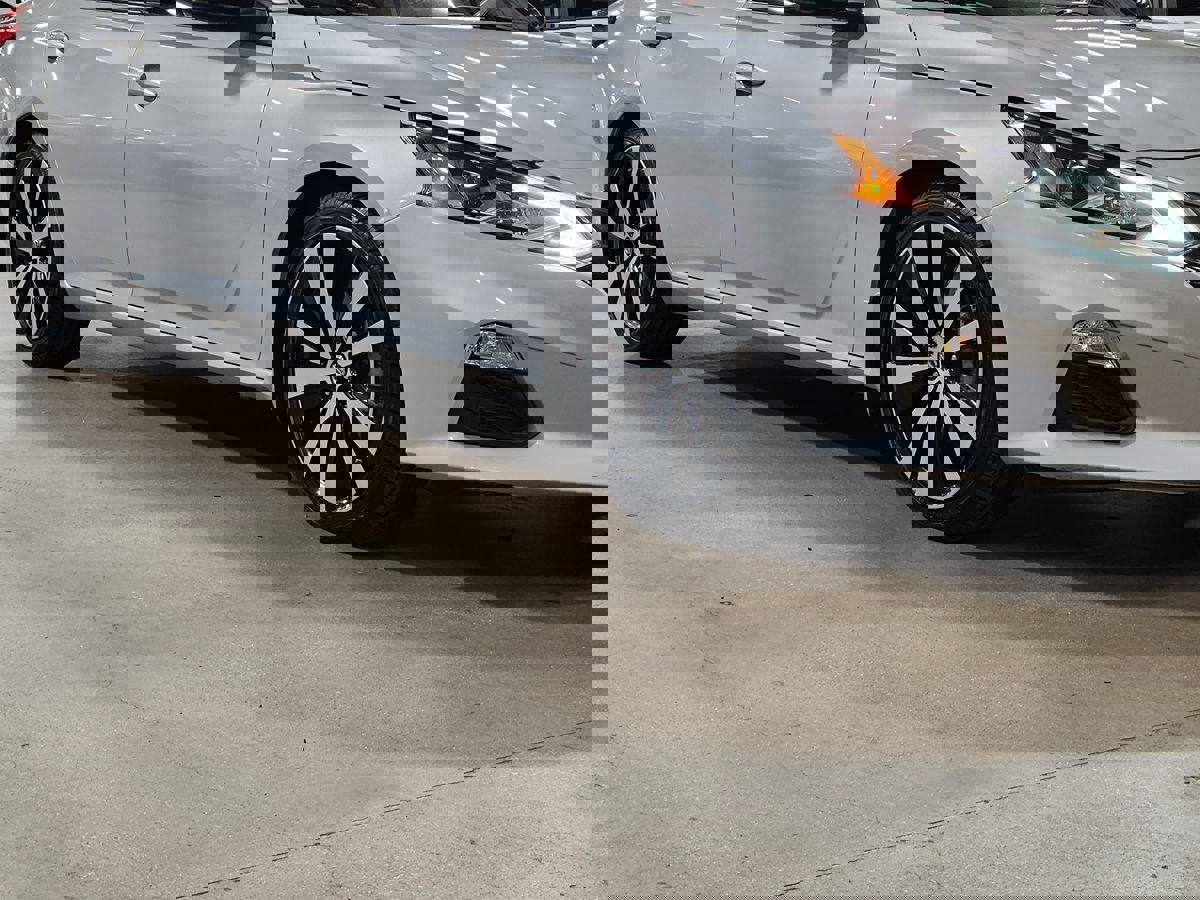 Used 2020 Nissan Altima 2.5 SR w/ Premium Package image 16