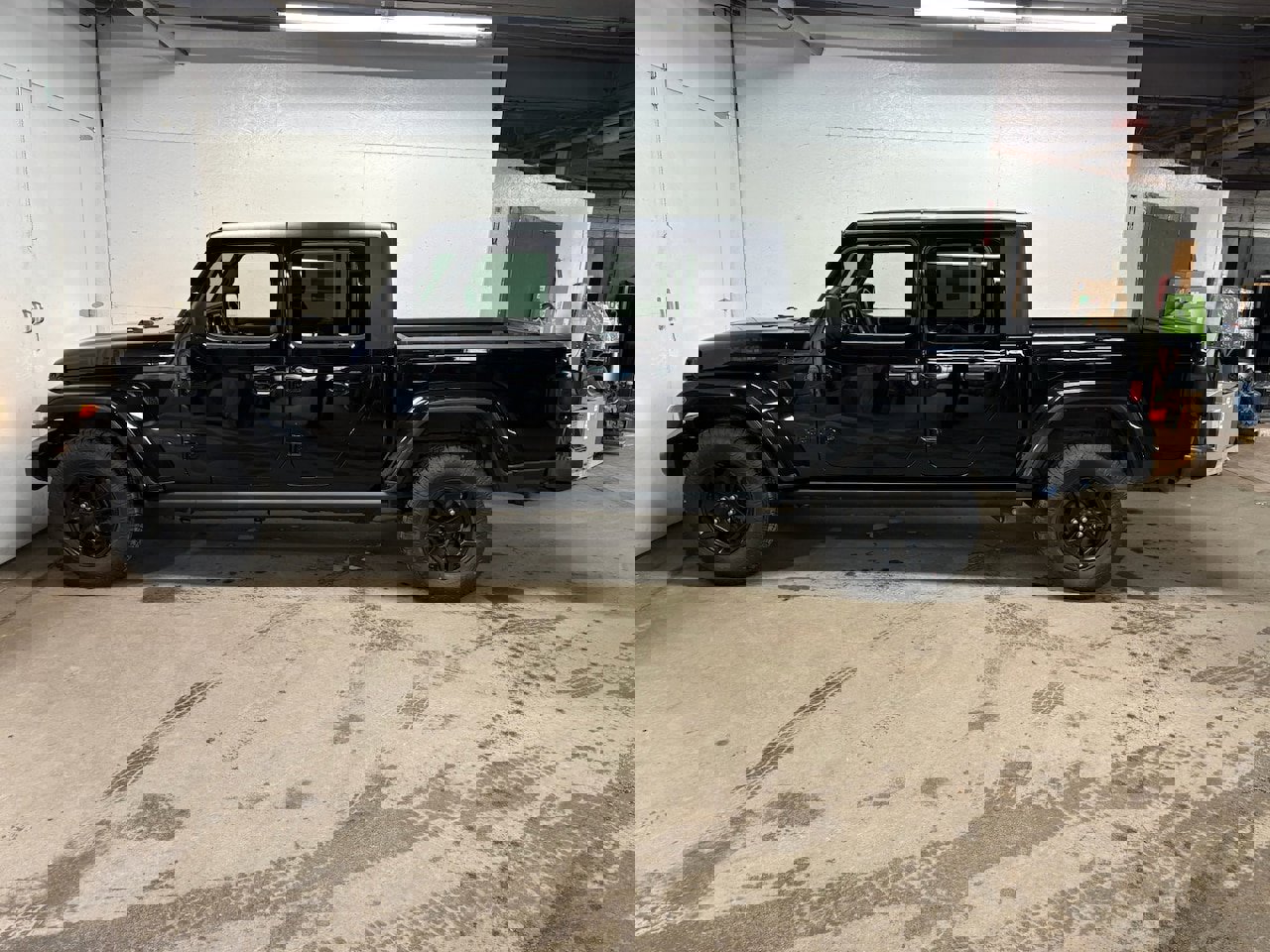 Used 2022 Jeep Gladiator Sport image 6