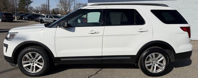 Used 2018 Ford Explorer XLT AWD/4WD image 2