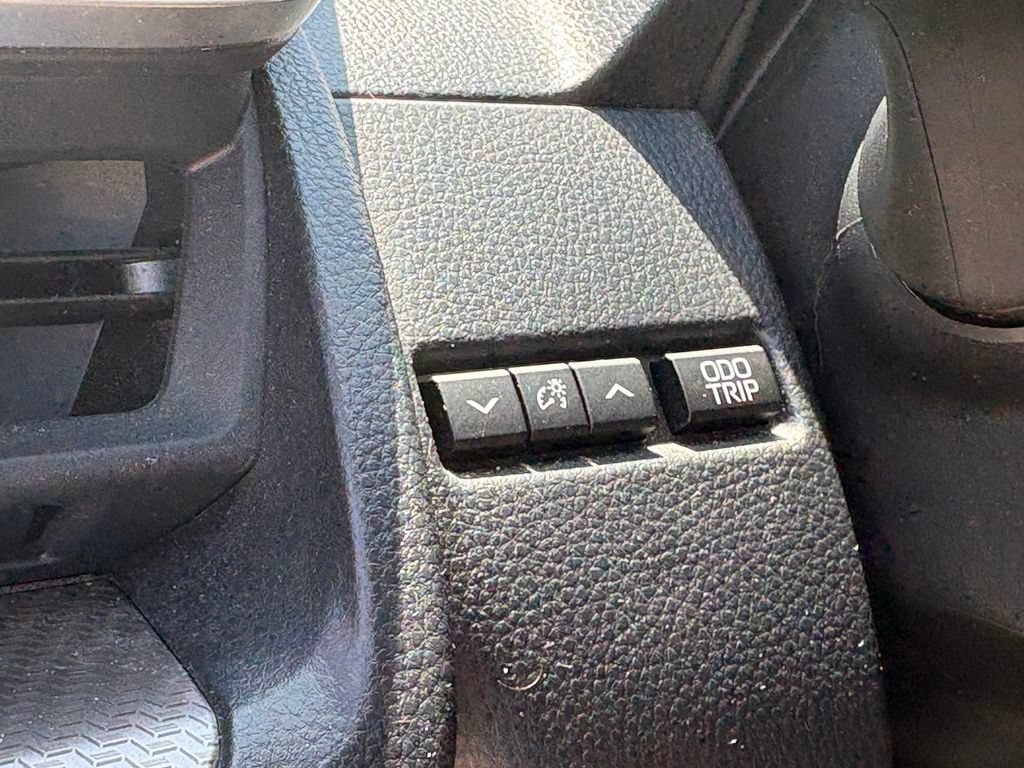 Used 2024 Toyota Prius XLE FWD image 27