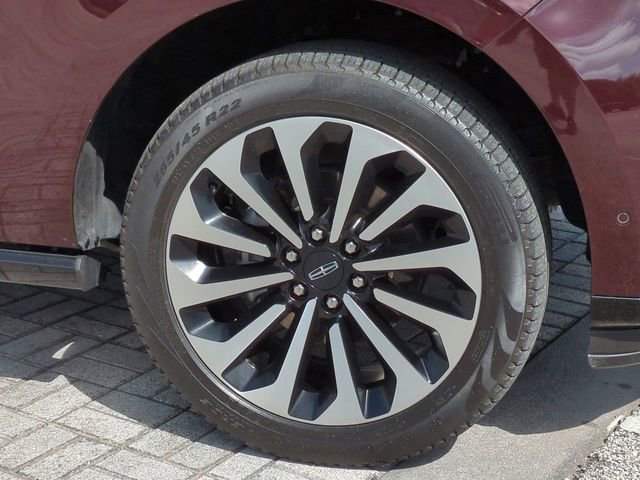 Used 2023 Lincoln Navigator L Reserve image 11