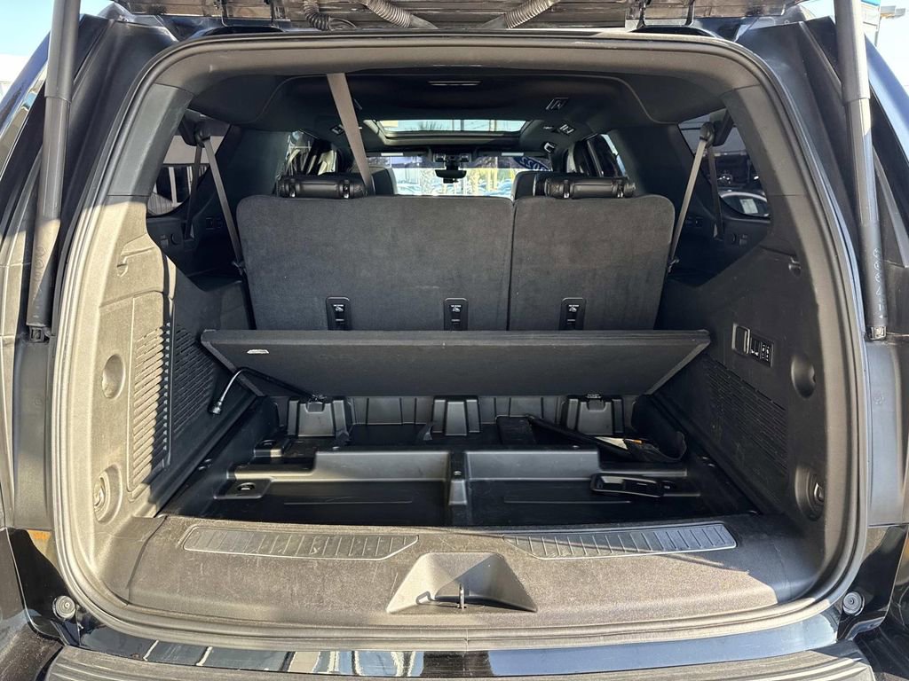 Certified 2022 Chevrolet Suburban High Country image 9