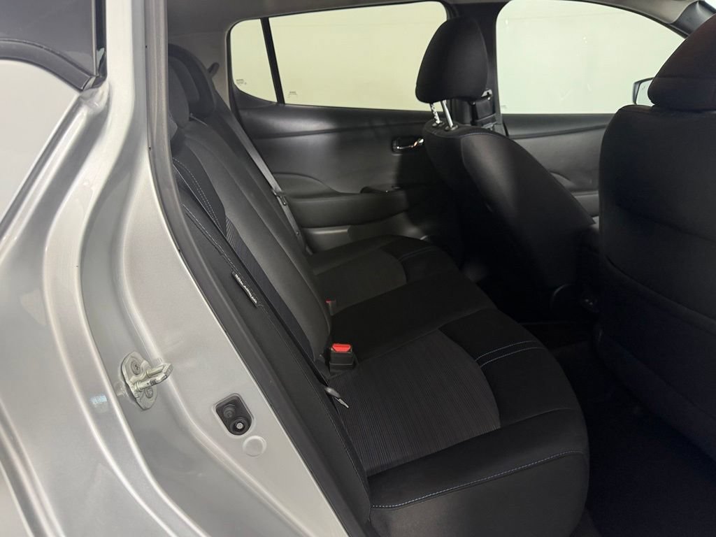 Used 2022 Nissan Leaf SV FWD image 25