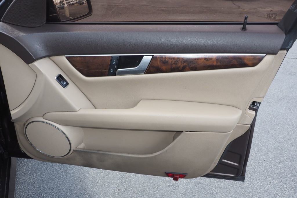 Used 2013 Mercedes-Benz C 250 Sedan image 20