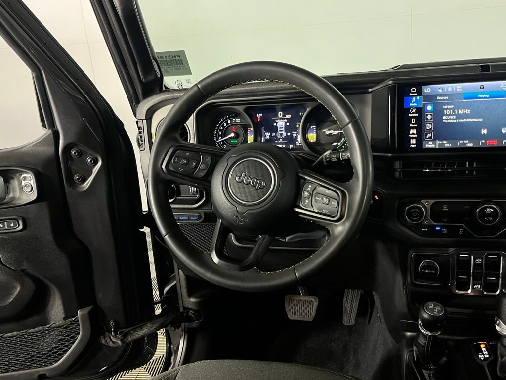 Used 2024 Jeep Wrangler Unlimited image 13