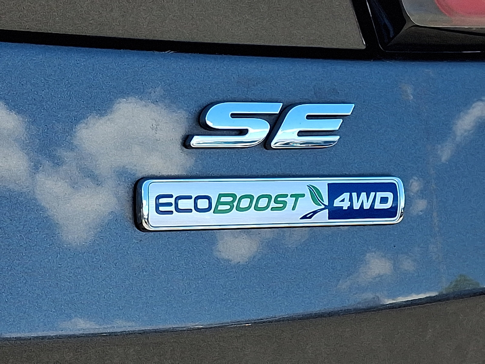 Used 2018 Ford Escape SE w/ SE Sync 3 Package AWD/4WD image 29