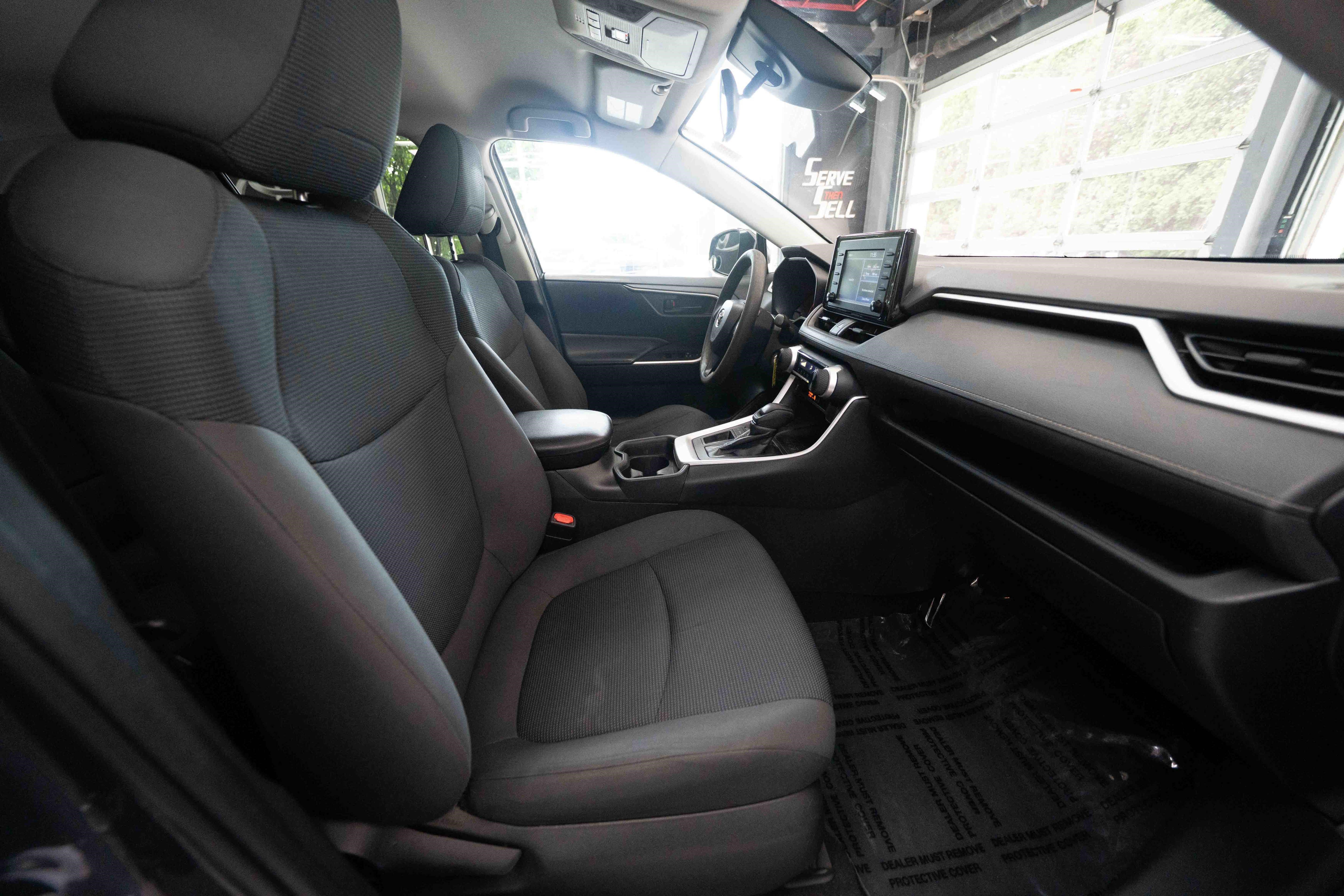 Used 2019 Toyota RAV4 LE w/ Carpet Mat Package FWD image 27