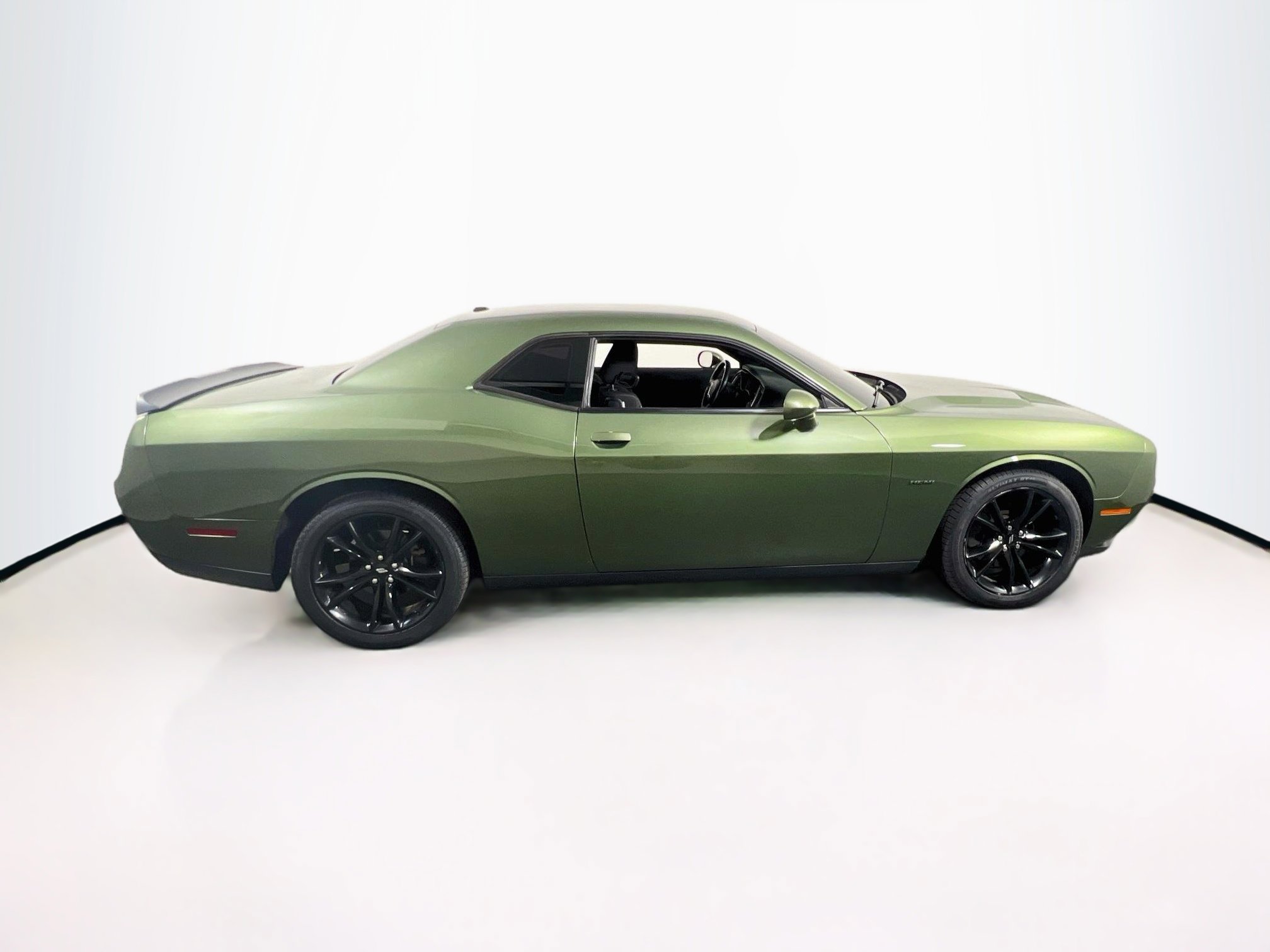 Used 2018 Dodge Challenger R/T w/ Blacktop Package RWD image 4