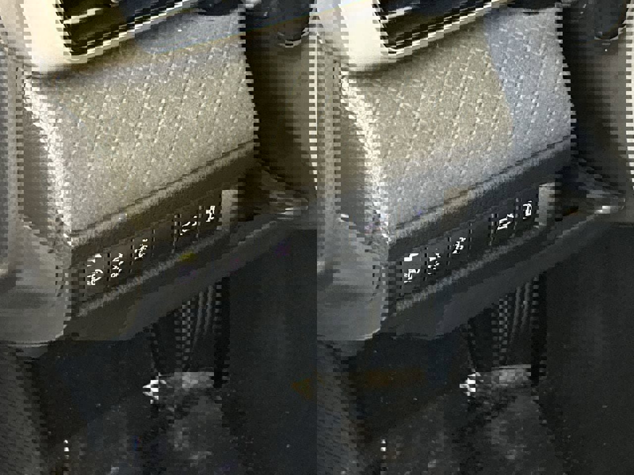 Used 2025 Toyota Camry XLE image 12