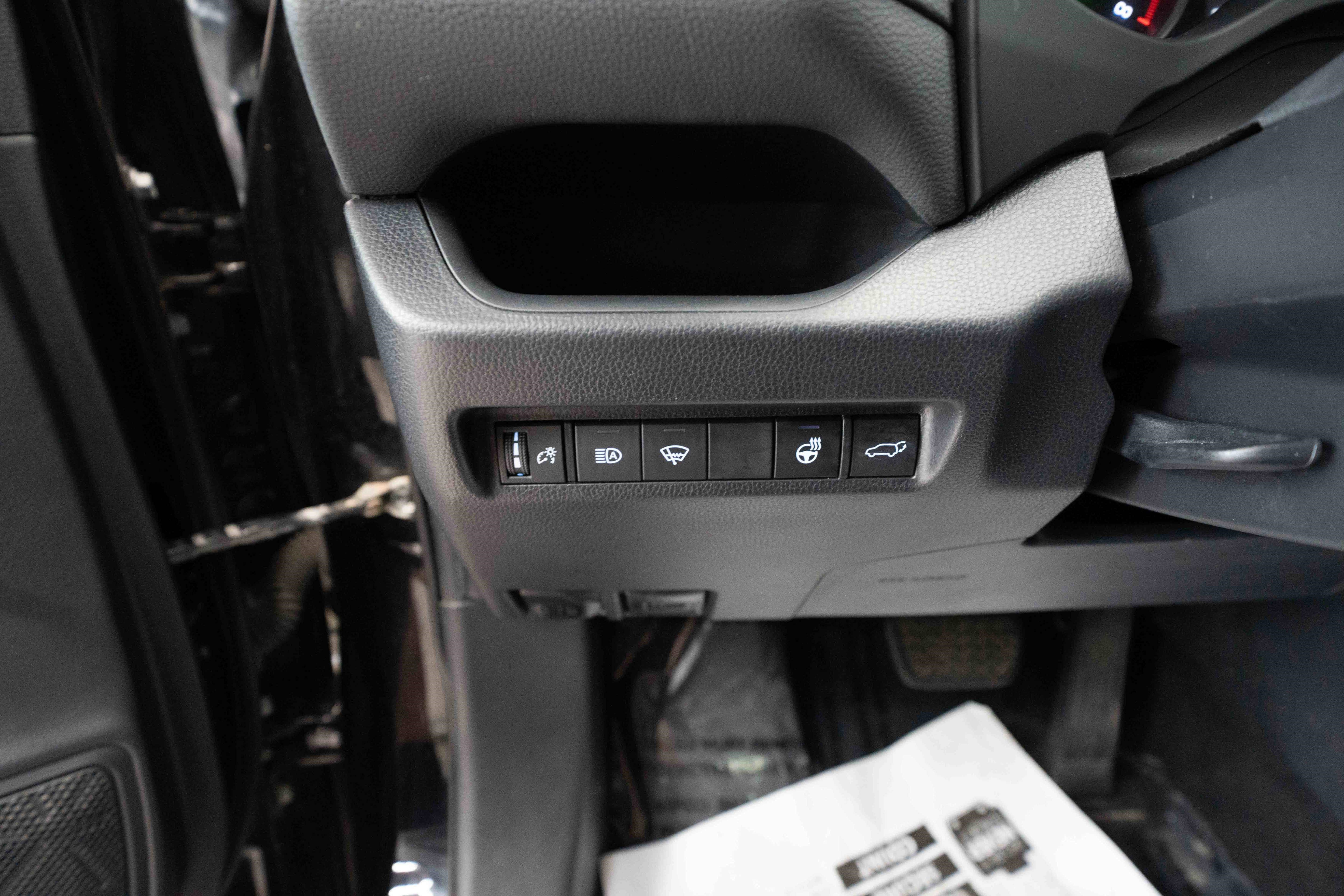 Used 2020 Toyota RAV4 XLE w/ Convenience Package AWD/4WD image 11