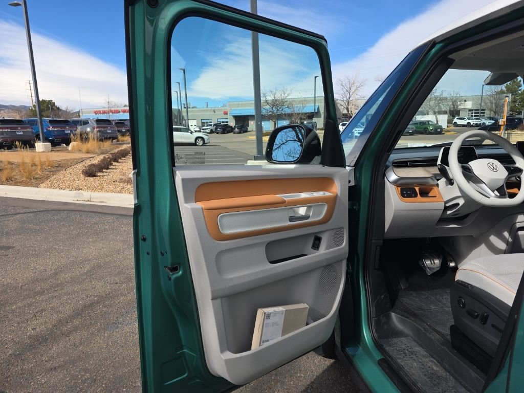 New 2025 Volkswagen ID. Buzz 1st Edition image 9