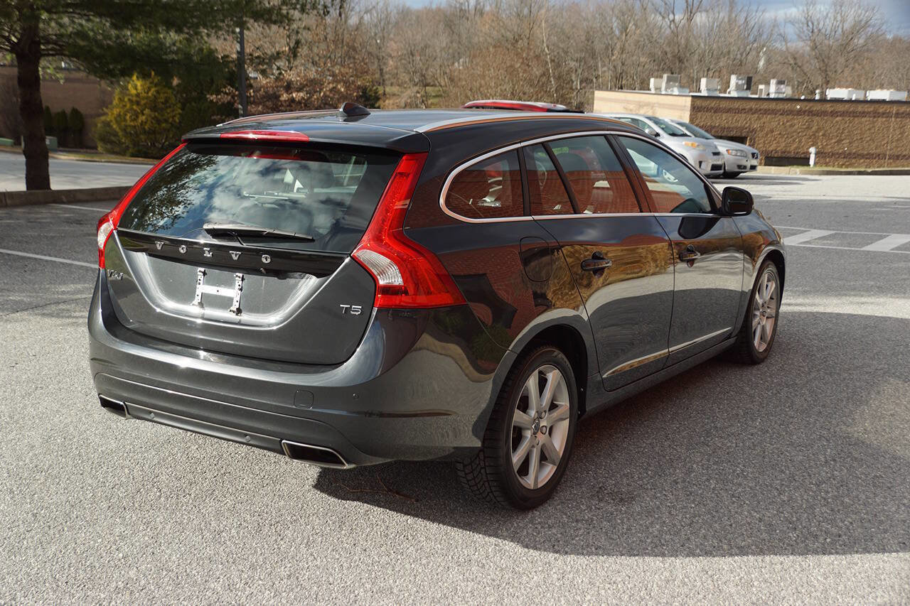 Used 2016 Volvo V60 T5 Premier w/ Convenience Package image 9