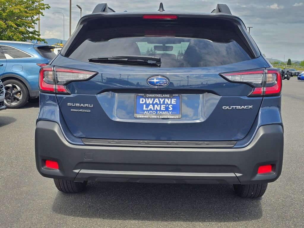Used 2025 Subaru Outback Premium AWD/4WD image 4