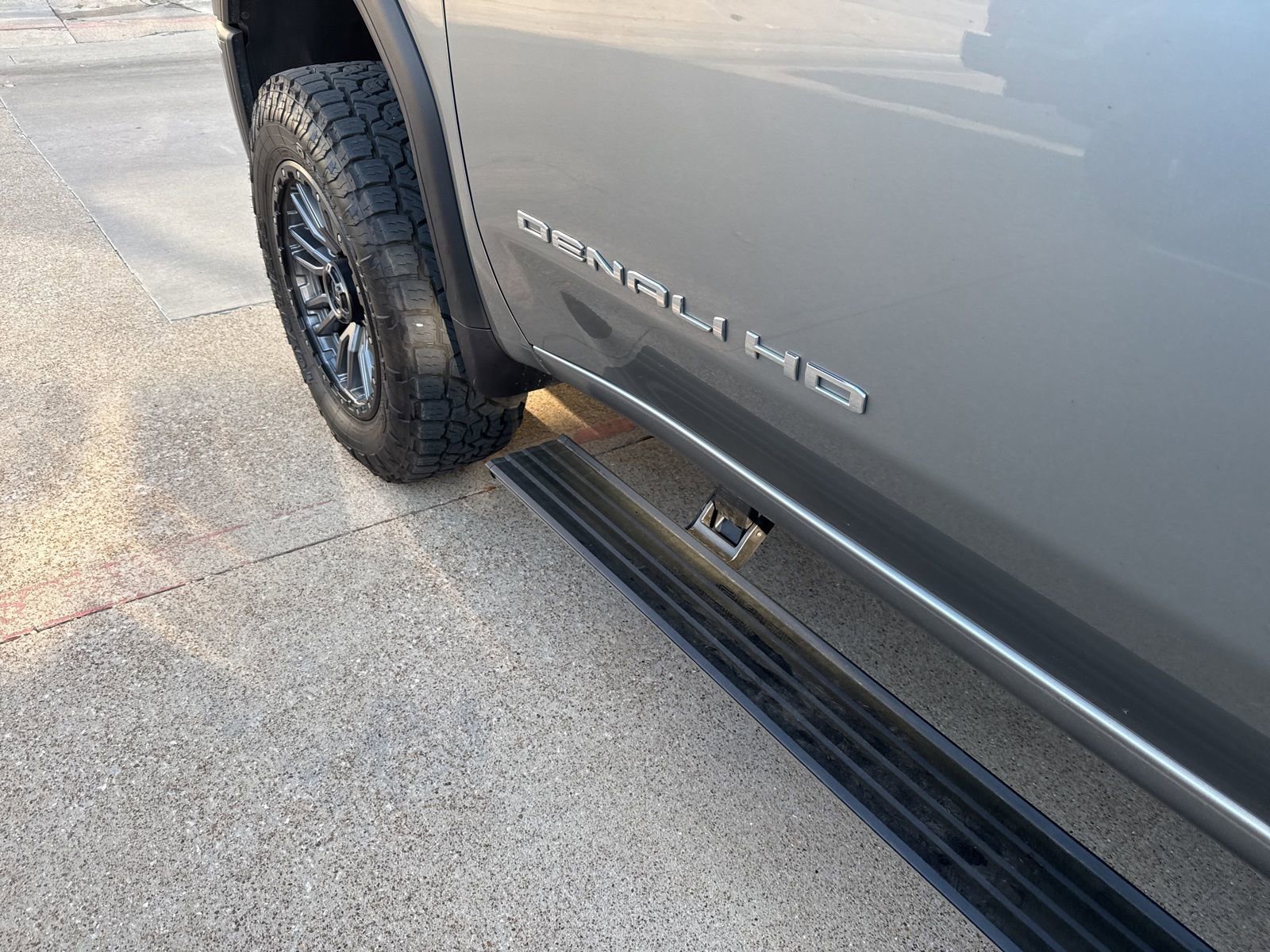 Used 2026 GMC Sierra 2500 Denali Ultimate image 12