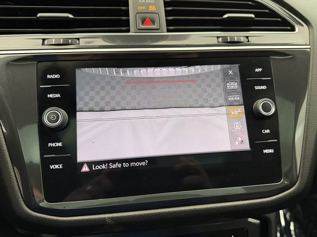 Used 2022 Volkswagen Tiguan SE AWD/4WD image 21