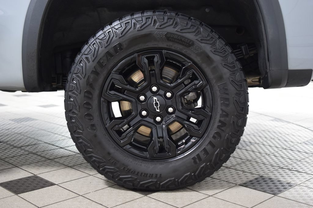 Used 2024 Chevrolet Silverado 1500 ZR2 w/ Technology Package AWD/4WD image 30