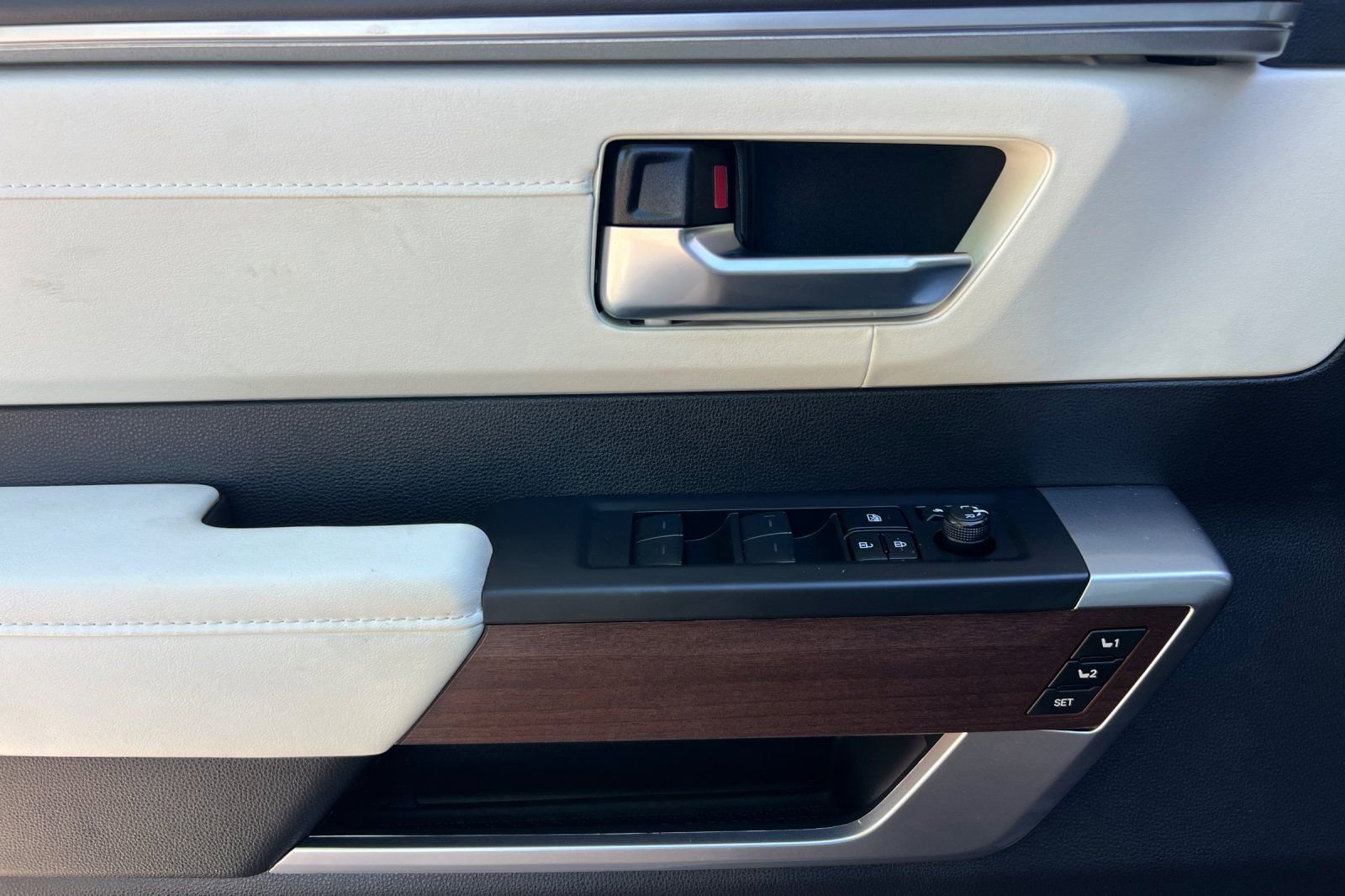 Used 2023 Toyota Sequoia Capstone image 11