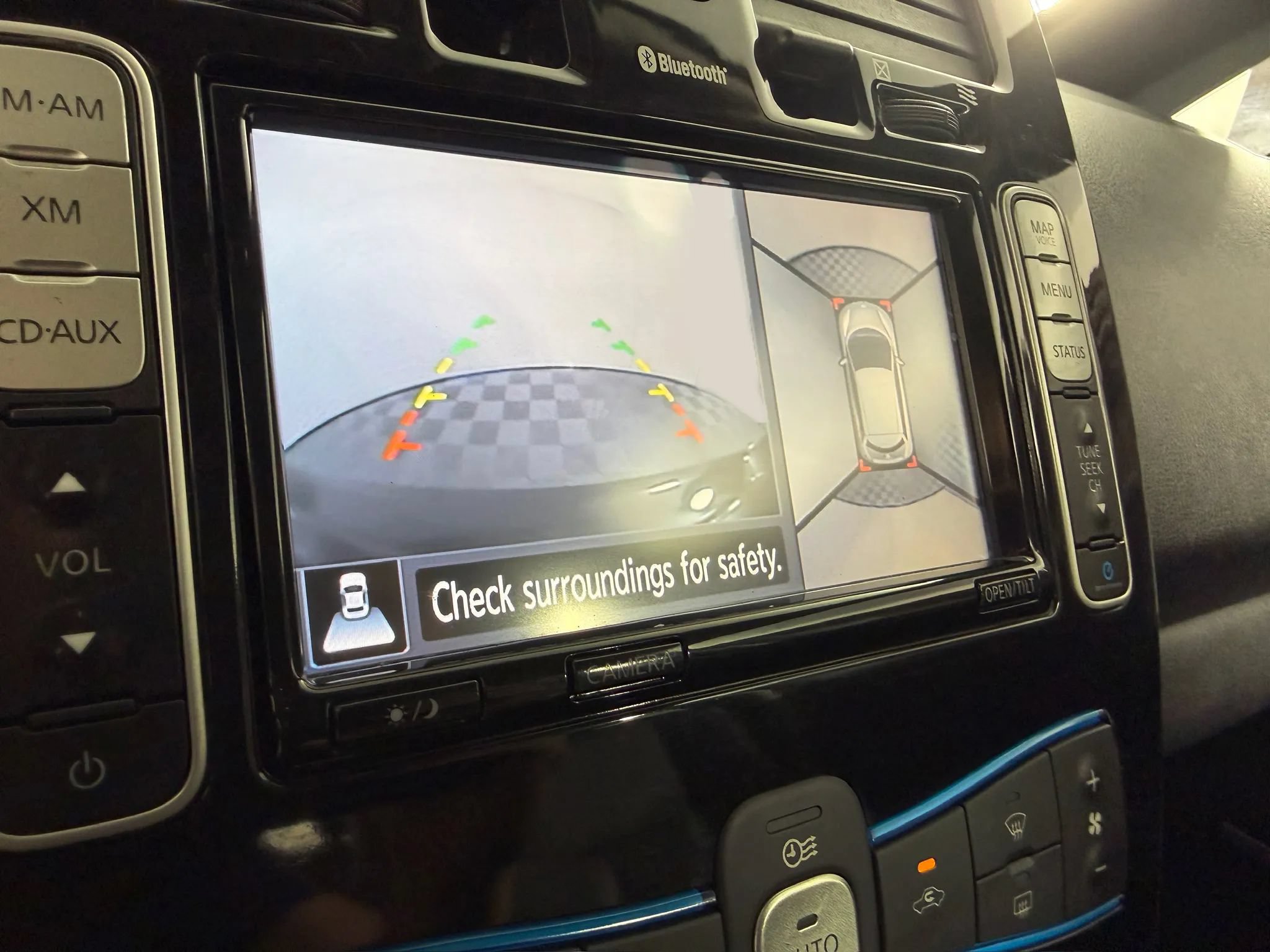 Used 2013 Nissan Leaf SL w/ Premium Pkg FWD image 34