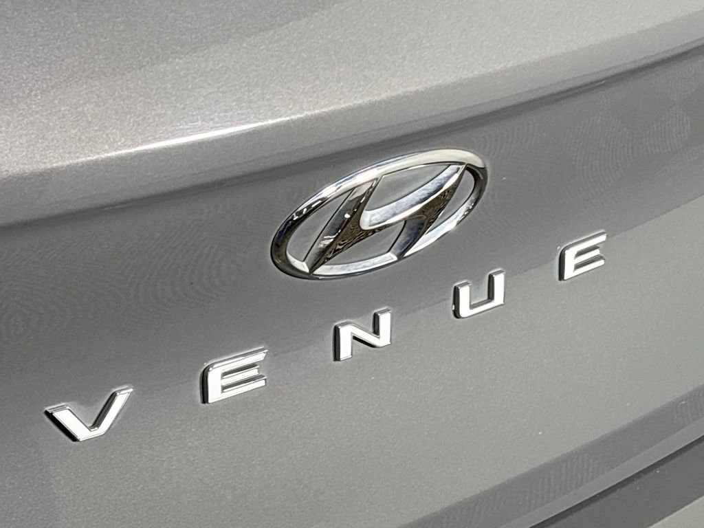 Used 2020 Hyundai Venue SEL image 23