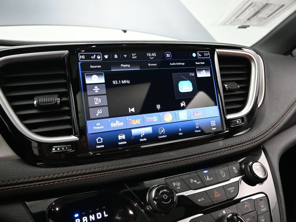 Used 2024 Chrysler Pacifica Pinnacle FWD image 34