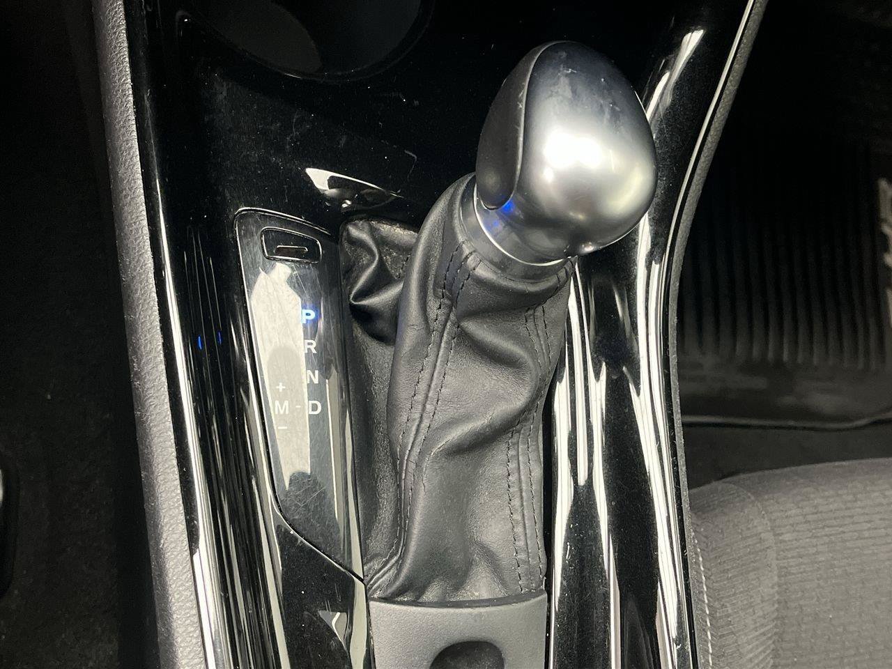 Used 2019 Toyota C-HR XLE FWD image 22