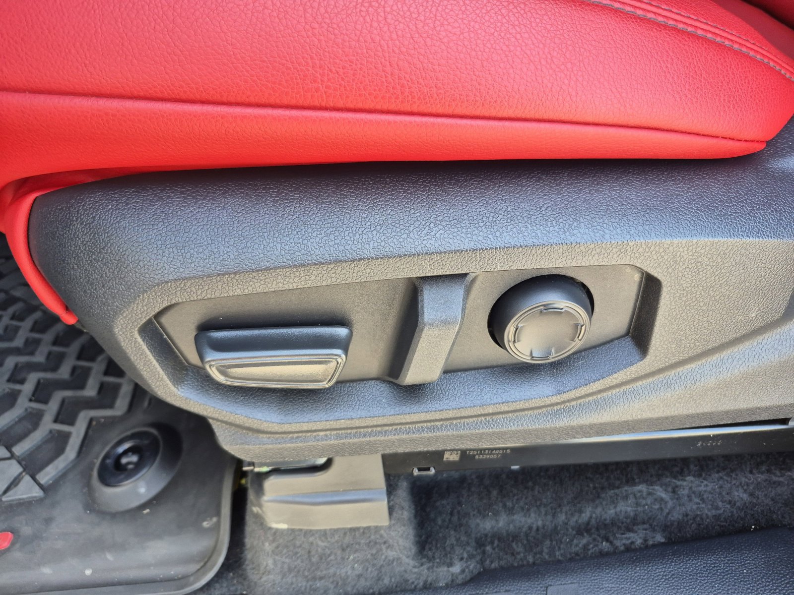 Certified 2025 Toyota Tacoma TRD Pro AWD/4WD image 15