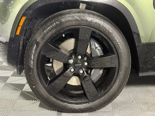 Certified 2026 Land Rover Defender 110 X-Dynamic SE image 13