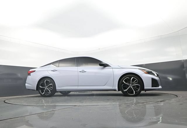 Used 2023 Nissan Altima 2.5 SR FWD image 28