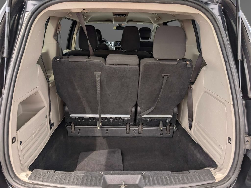 Used 2019 Dodge Grand Caravan SE w/ UConnect Hands-Free Group FWD image 11