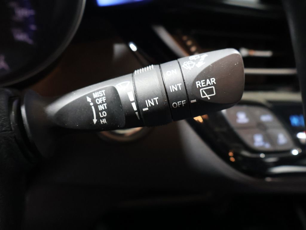 Used 2022 Toyota C-HR XLE image 36