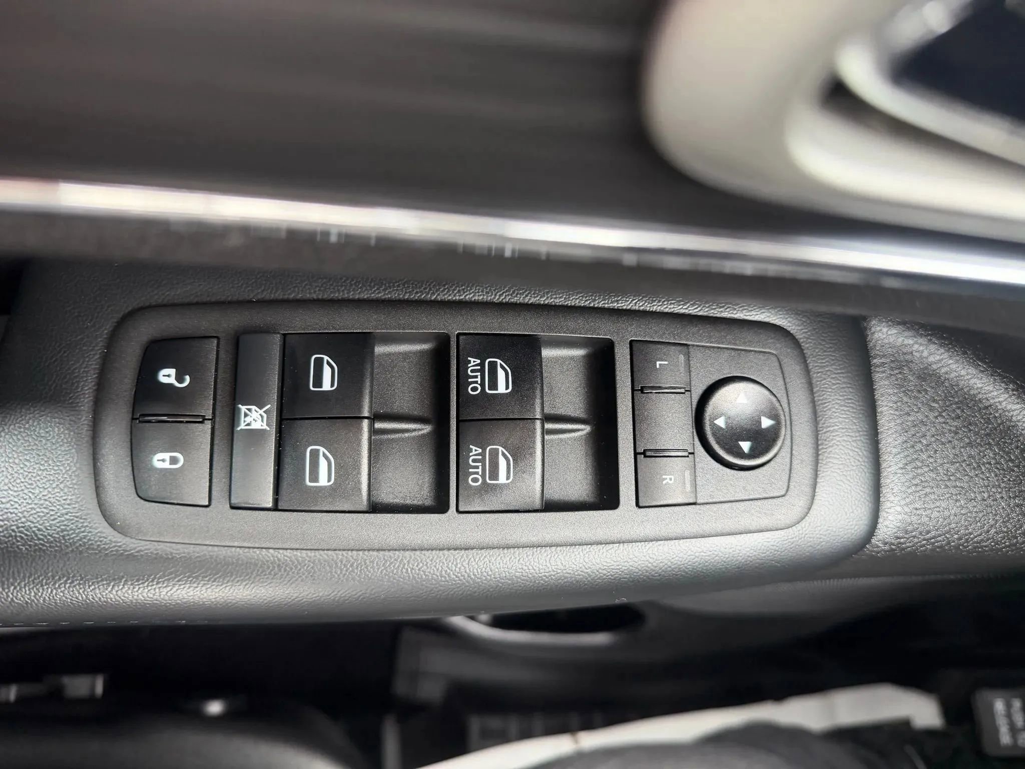 Used 2021 Jeep Grand Cherokee Limited image 22