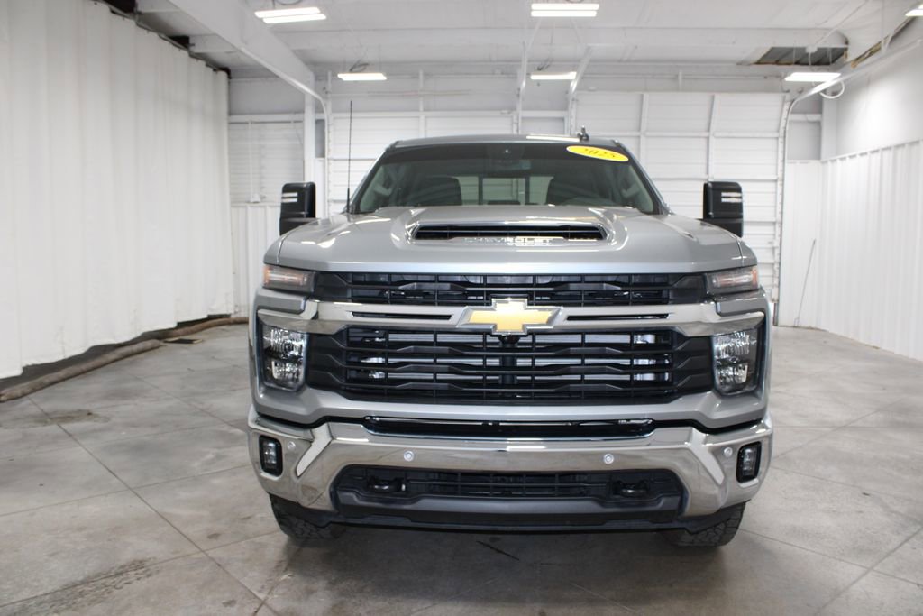 Used 2025 Chevrolet Silverado 2500 LT w/ All Star Edition image 3