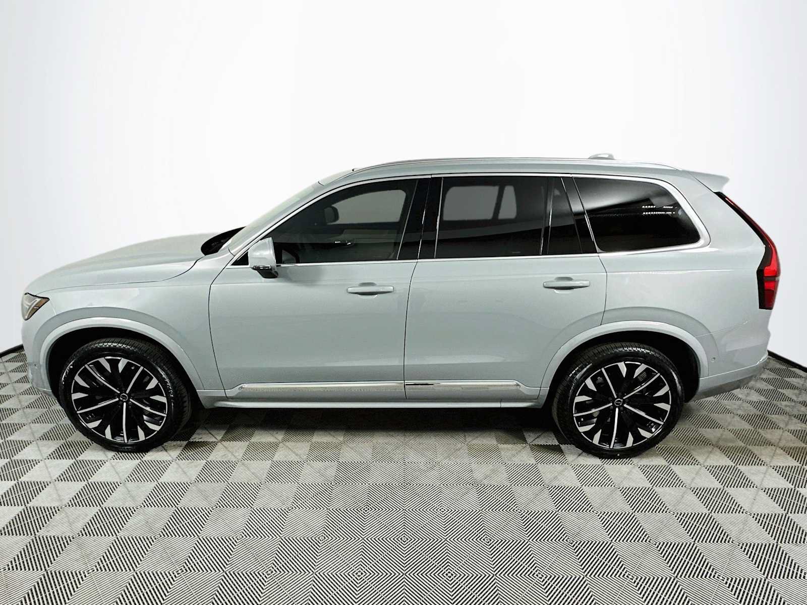 New 2027 Volvo XC90 B6 Plus AWD/4WD image 4