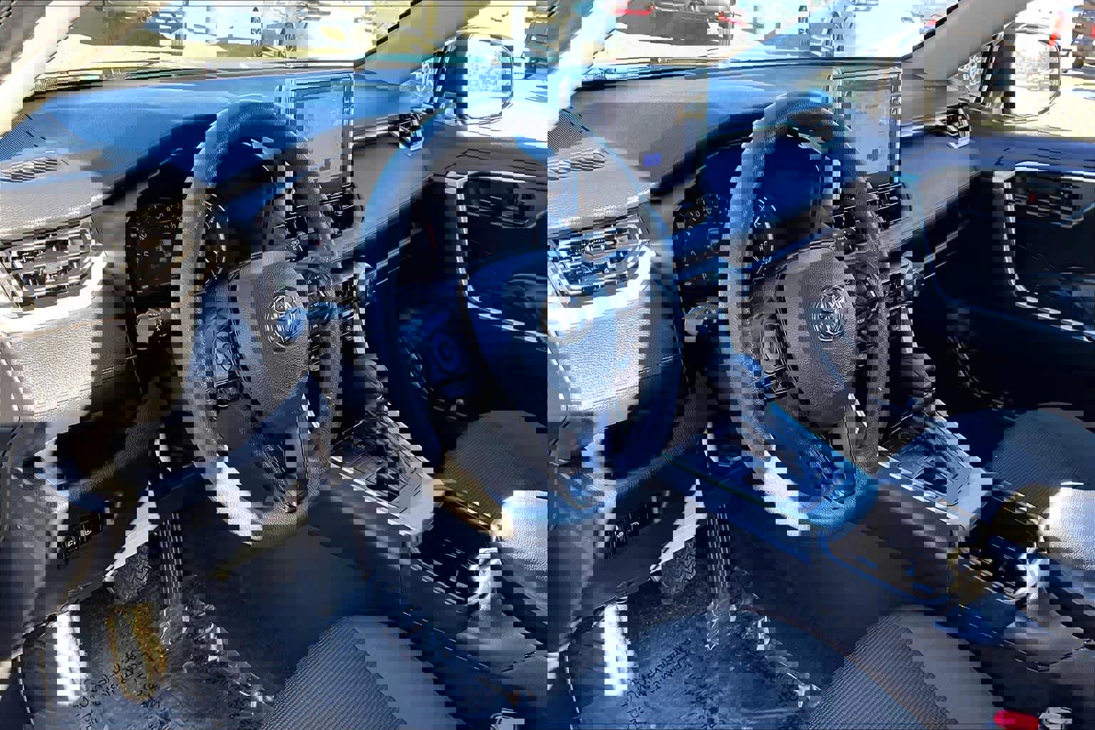 Used 2023 Toyota RAV4 LE image 17