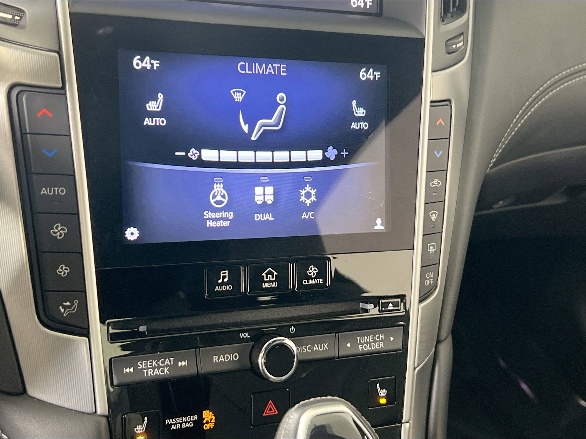 Used 2019 INFINITI Q60 3.0t Luxe w/ Essential Package image 16